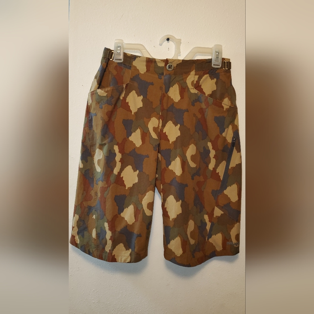 Patagonia Men Size 30 LW All Wear Shorts Camo